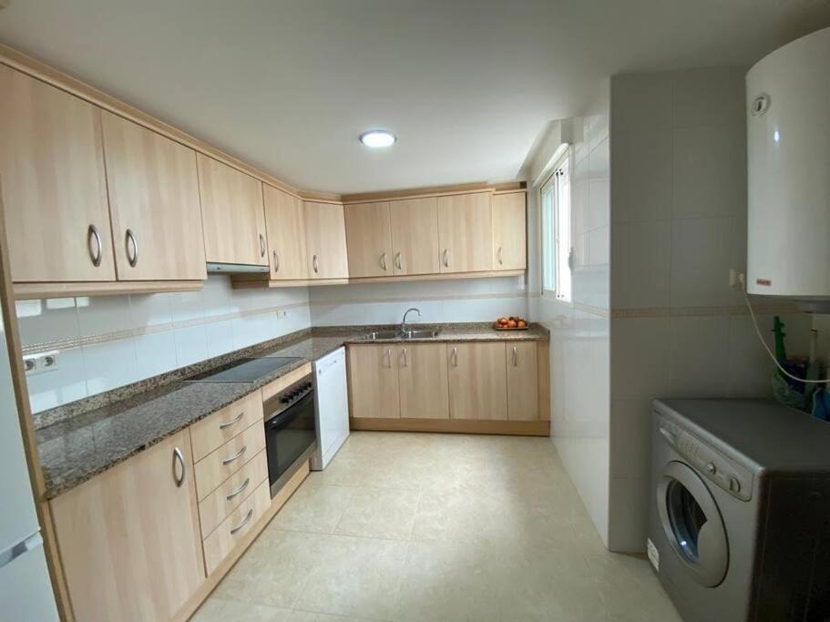 Modern Three Bedroom Flat เพนิสโคลา ภายนอก รูปภาพ